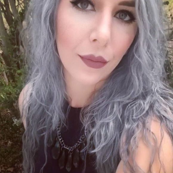 Meet your Posher, Emilee - Picture 1 of 1